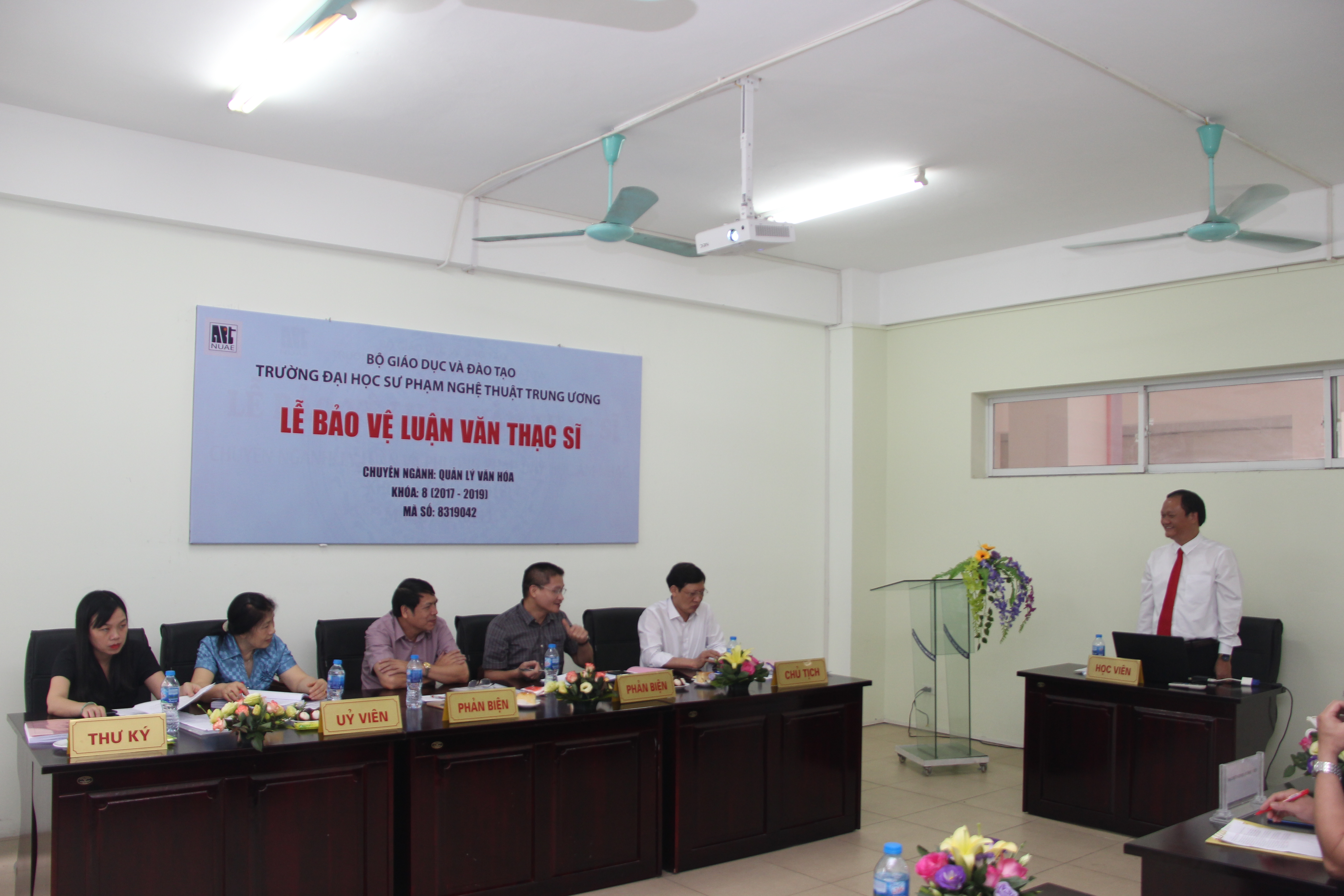 Lễ bảo vệ luận văn của học viên Lê Xuân Thắng (K8) - Chuyên ngành Quản lý  văn hóa