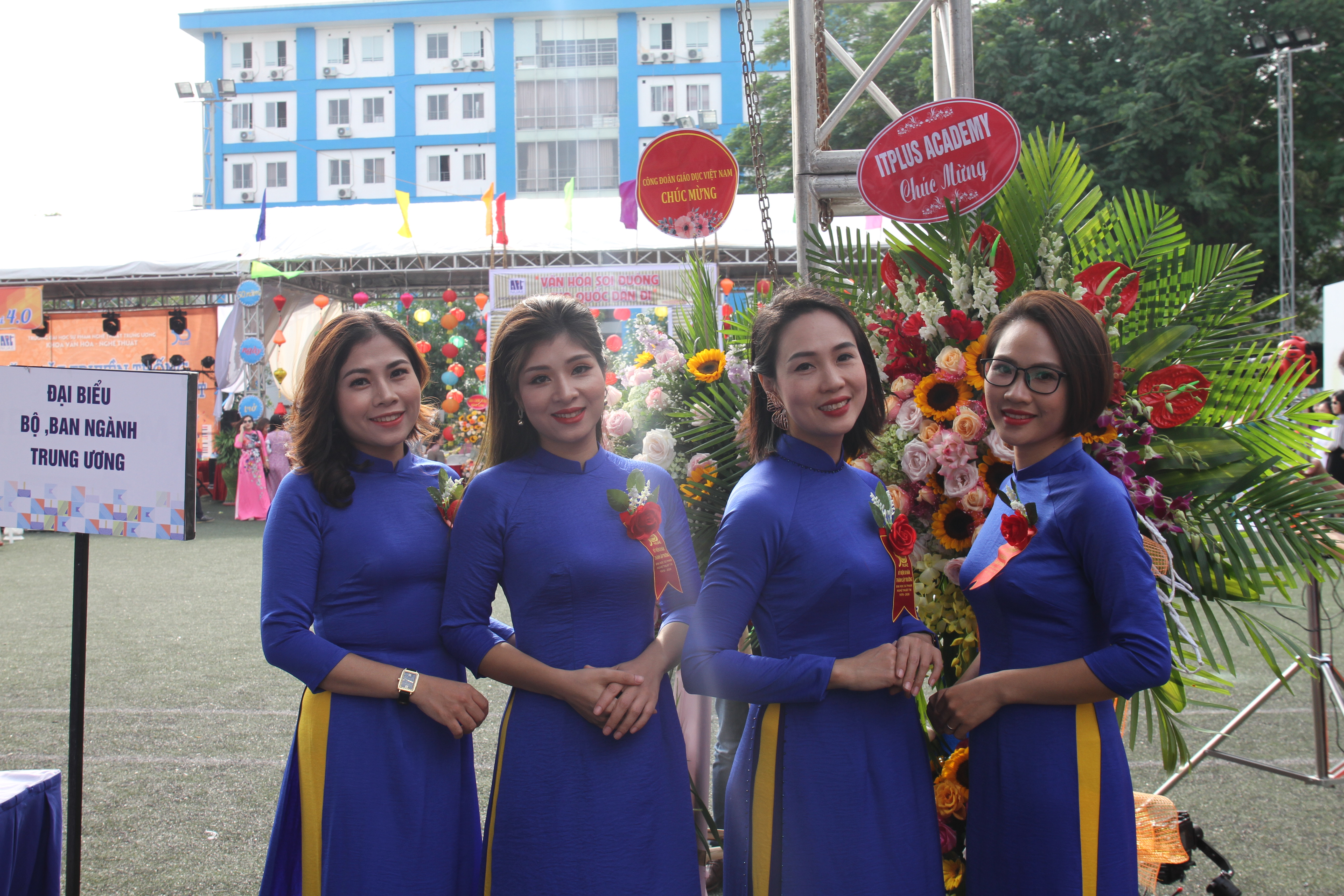 50 năm NUAE – “Năm mươi năm ấy biết bao nhiêu tình”*