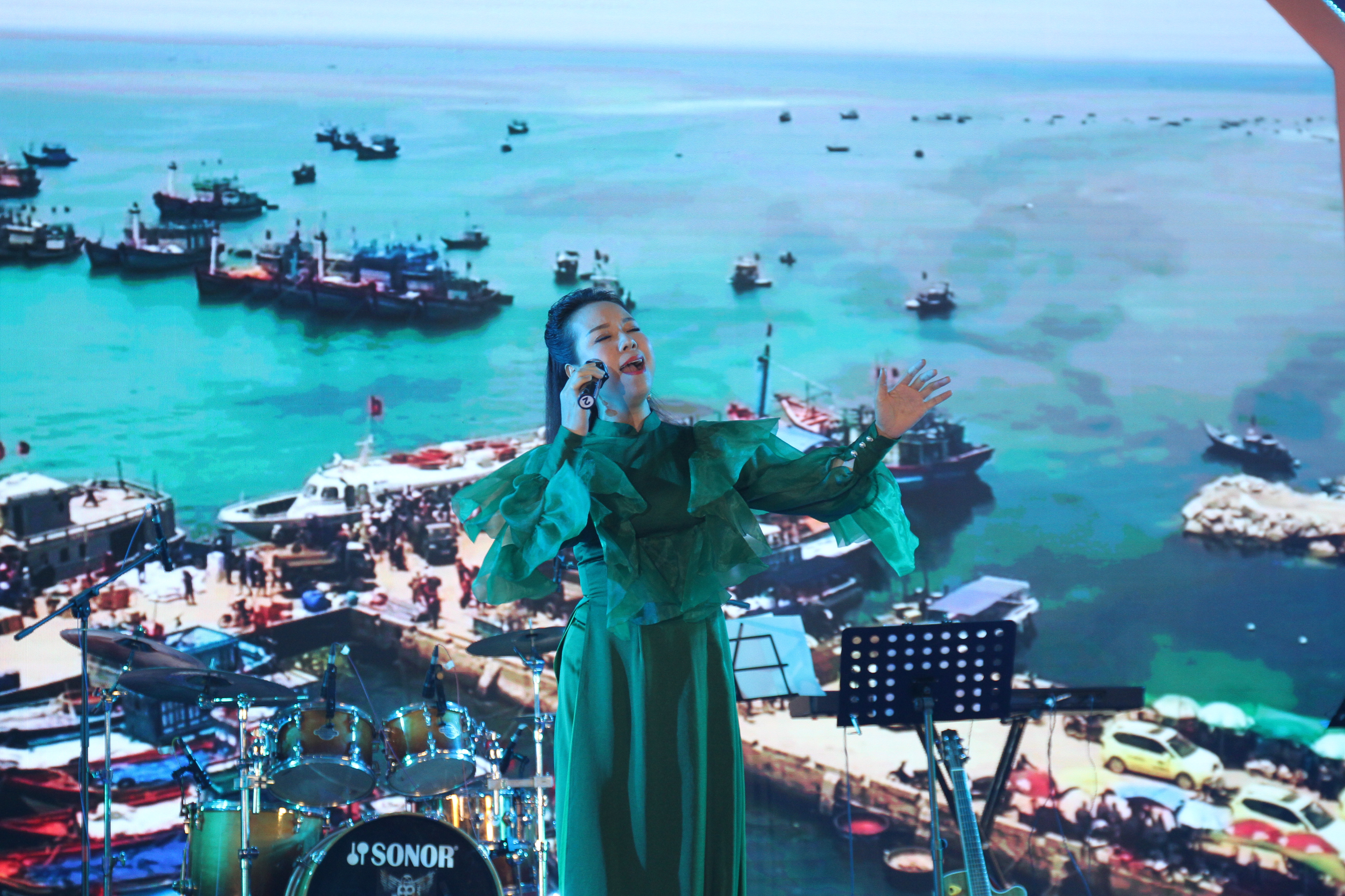 Sôi động đêm Gala Âm nhạc  Chào mừng 50 năm thành lập Trường ĐHSP Nghệ thuật TW