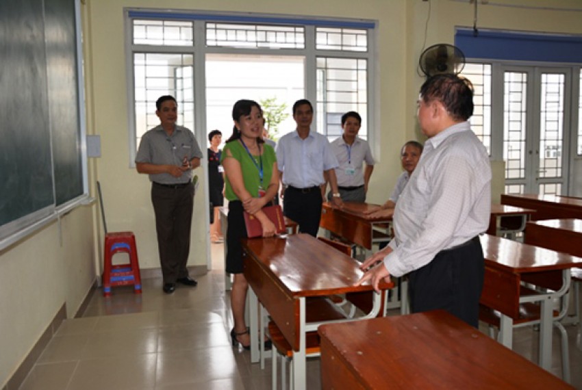 Kiểm tra tại điểm thi số 1 - Trường THPT chuyên Nguyễn Tất Thành