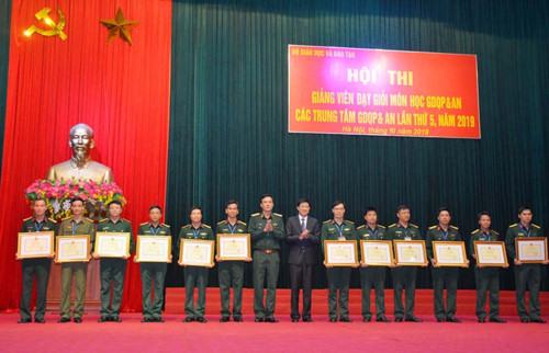 Nâng cao chất lượng giáo dục quốc phòng an ninh trong các nhà trường