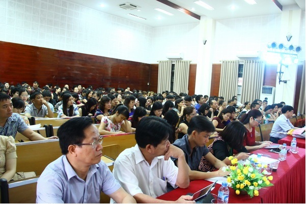 Trung tướng GS.TS. Nguyễn Ngọc Anh nói chuyện chuyên đề “Những điểm mới của Hiến pháp nước CHXHCN Việt Nam, năm 2013”