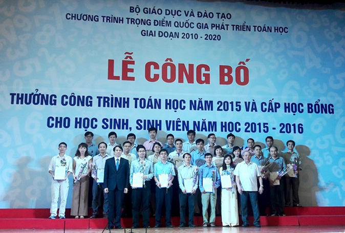 Giảng viên Học viện được vinh danh tại Lễ công bố thưởng công trình toán học năm 2015