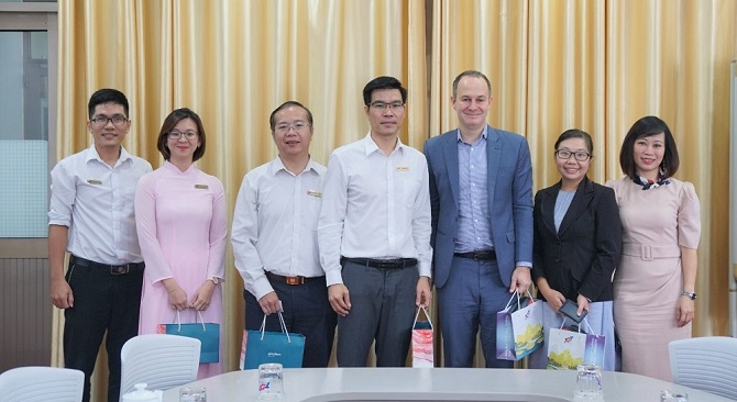 Phó đại sứ New Zealand thăm và làm việc với Đại học Tôn Đức Thắng