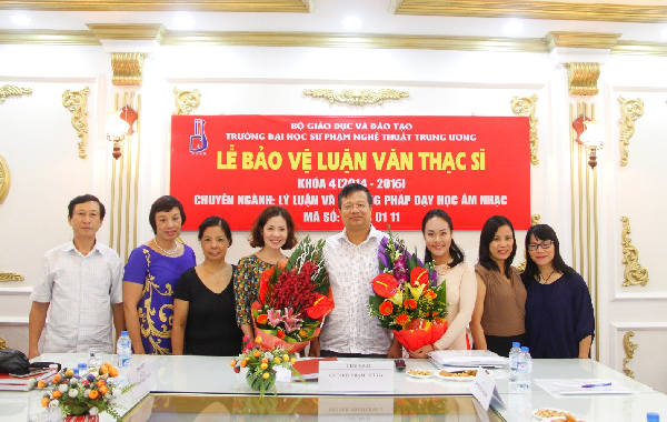 Lễ bảo vệ luận văn Thạc sĩ của hai học viên Phạm Thu Hương và Trần Thị Huyền Trang