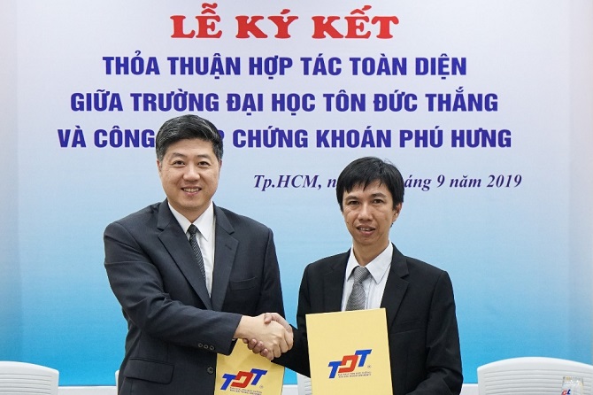 Ký hợp tác với Công ty cổ phần chứng khoán Phú Hưng