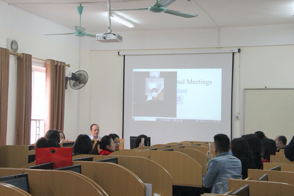 Triển khai tập huấn giảng viên đưa bài giảng lên mạng Internet