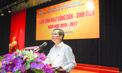 Sinh viên khóa 2016 hào hứng tham gia Tuần lễ sinh hoạt công dân