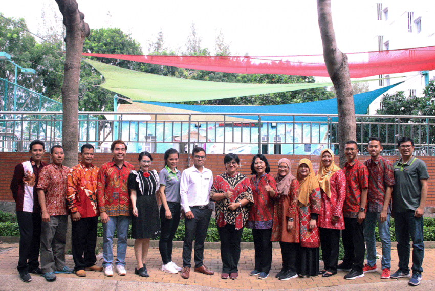 Hợp tác với Semarang State University