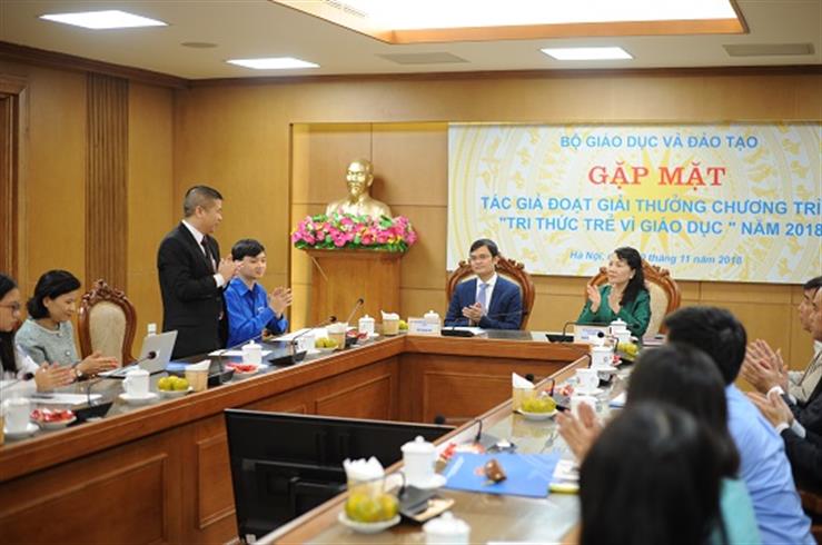 Phát huy vai trò của trí thức trẻ trong sự nghiệp giáo dục