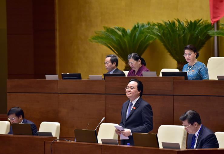 Chủ tịch Quốc hội chia sẻ khó khăn, vất vả với Bộ trưởng Phùng Xuân Nhạ