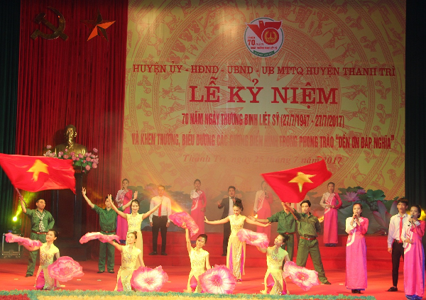 Chương trình biểu diễn nghệ thuật “Chào mừng Lễ kỷ niệm 70 năm ngày thương binh liệt sĩ của huyện Thanh Trì, Hà Nội”