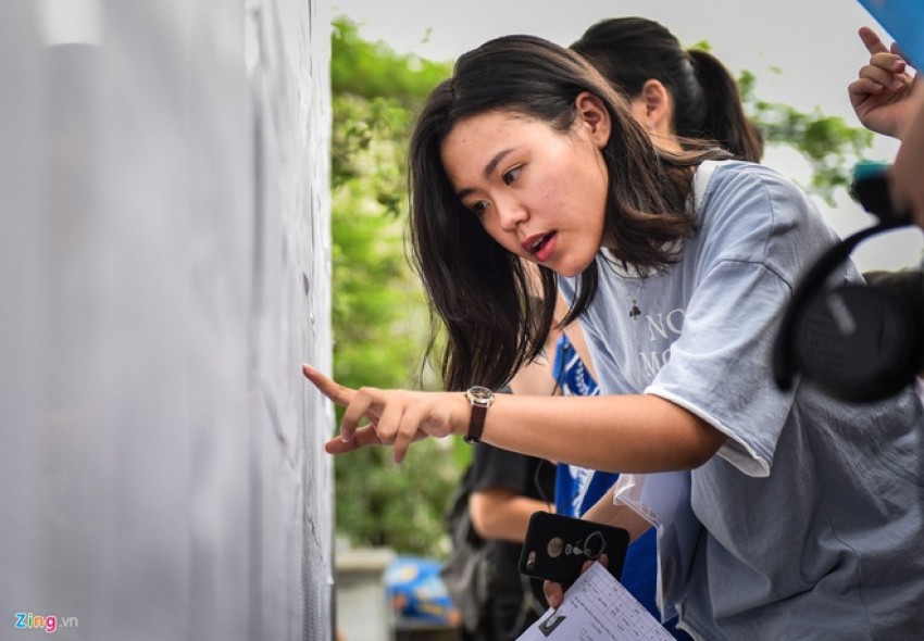 Thu truong GD&DT: 'Tinh gian, rut ngan thoi gian hoc ky 2' hinh anh 1 thutruong.jpg