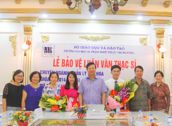 Lễ bảo vệ luận văn Thạc sĩ của hai học viên Lương Văn Hùng và Nguyễn Thùy Trang