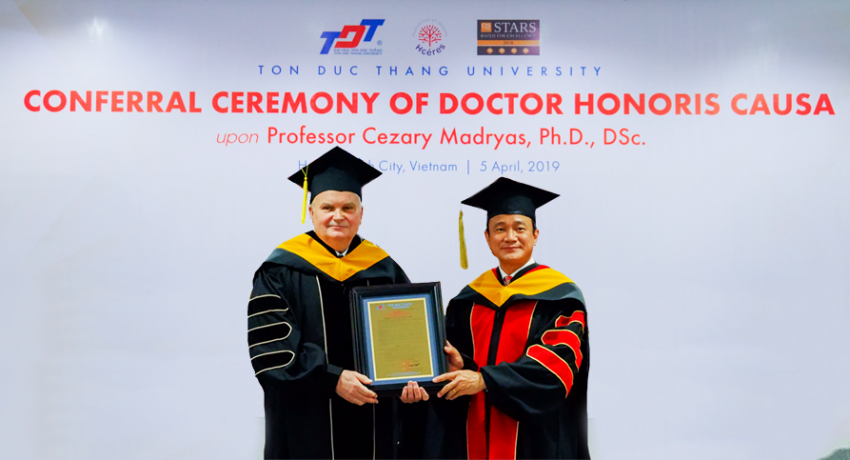 Trao Bằng tiến sĩ danh dự cho Giáo sư Cezary Madryas