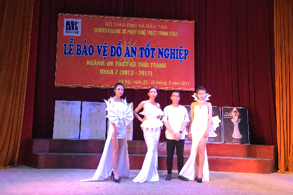 Lễ bảo vệ đồ án tốt nghiệp của sinh viên khóa 7 ngành Thiết kế thời trang (2013 - 2017) Trường Đại học Sư phạm Nghệ thuật Trung ương
