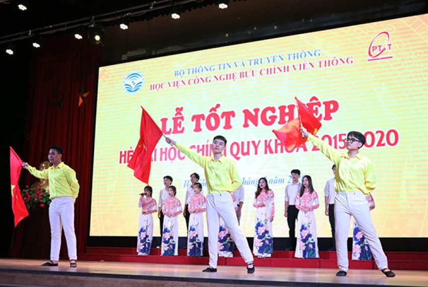 Học viện Công nghệ Bưu chính Viễn thông tổ chức lễ tốt nghiệp đại học chính quy cho hơn 600 tân kỹ sư khóa 2015 khối ngành kỹ thuật