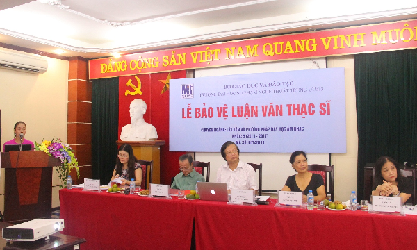 Lễ bảo vệ luận văn Thạc sĩ của hai học viên Nguyễn Thị Hồng Hải và Đoàn Thị Trà