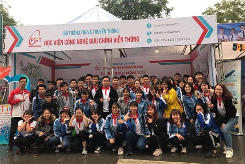 Tưng bừng ngày hội tư vấn tuyển sinh 2019