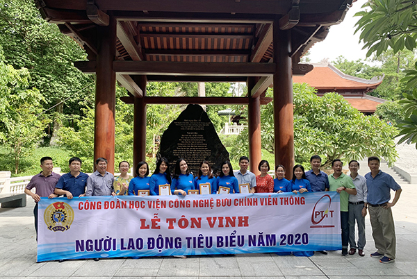 Công đoàn Học viện Công nghệ Bưu chính Viễn thông tổ chức Lễ tôn vinh “Người lao động tiêu biểu” năm 2020
