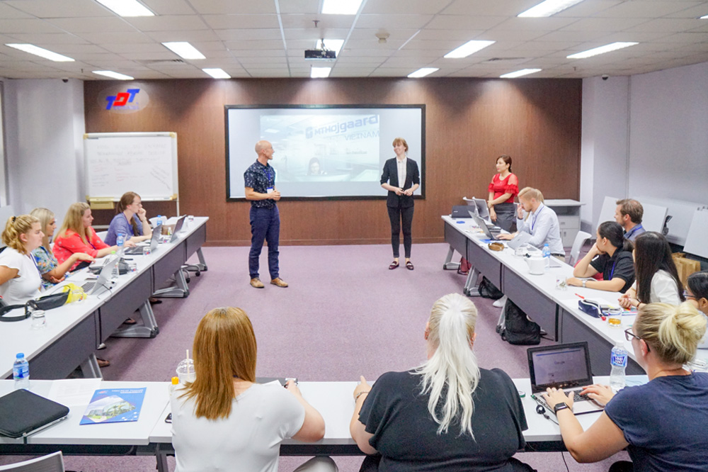 Sinh viên Đại học Bắc Đan Mạch học quản lý tại Đại học Tôn Đức Thắng