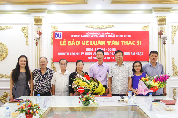 Lễ bảo vệ luận văn Thạc sĩ của hai học viên Đinh Thị Phú và Nguyễn Văn Năm
