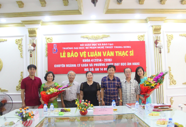 Lễ bảo vệ luận văn Thạc sĩ của hai học viên Nguyễn Thị Huyền Trang và Nguyễn Thị Thanh Vân