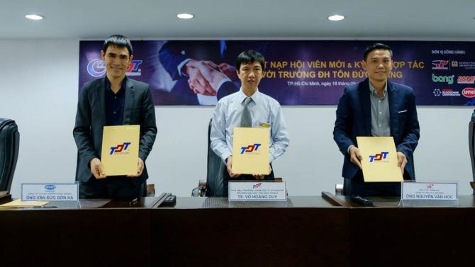 Ký hợp tác với Hiệp hội Internet Việt Nam