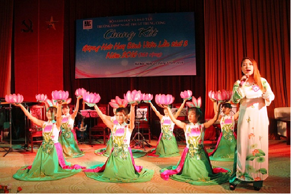 Sinh viên Trường ĐHSP Nghệ thuật TW tham gia Giọng hát Việt 2017