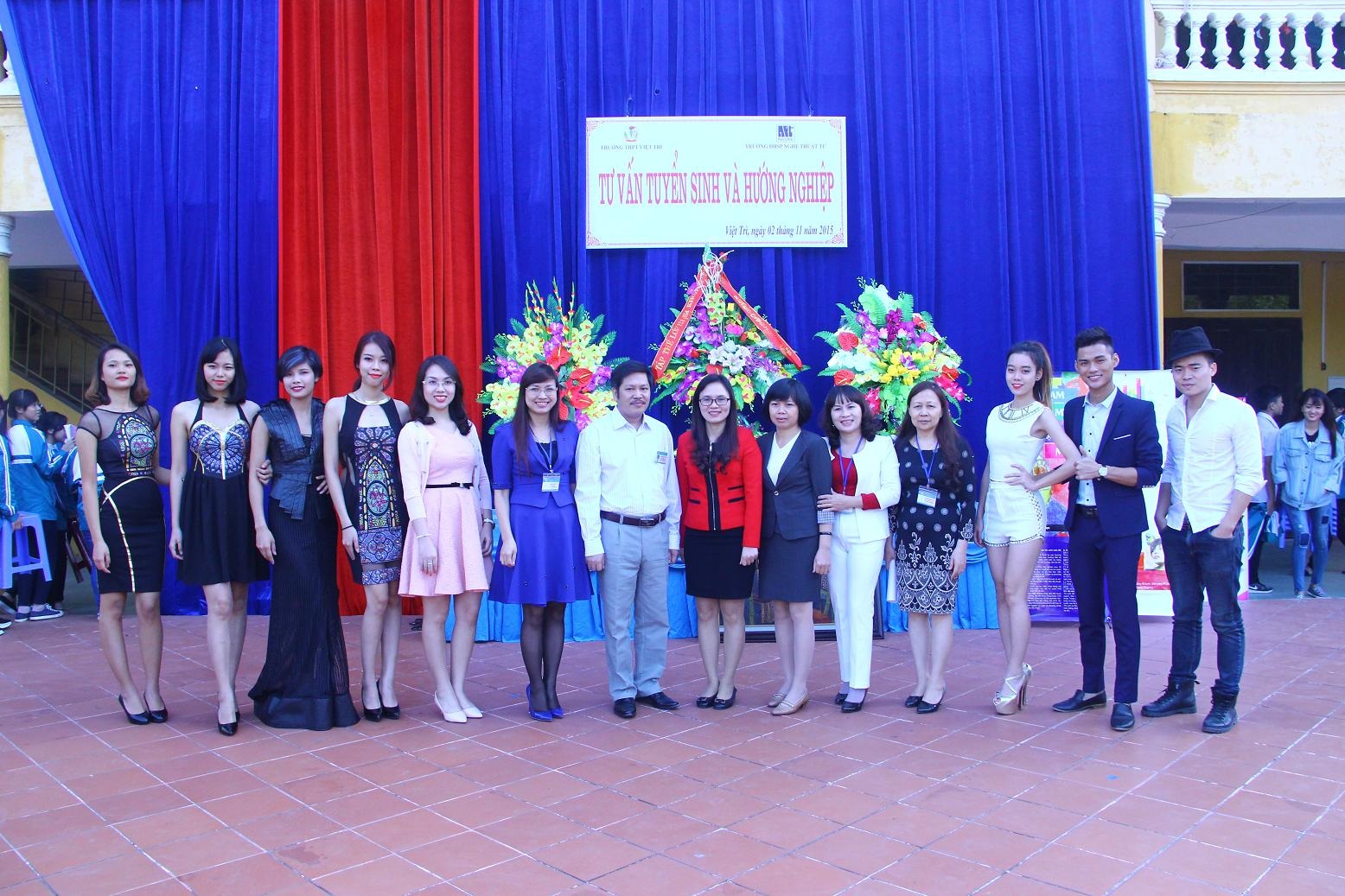 Tư vấn tuyển sinh và hướng nghiệp tại Trường THPT Việt Trì
