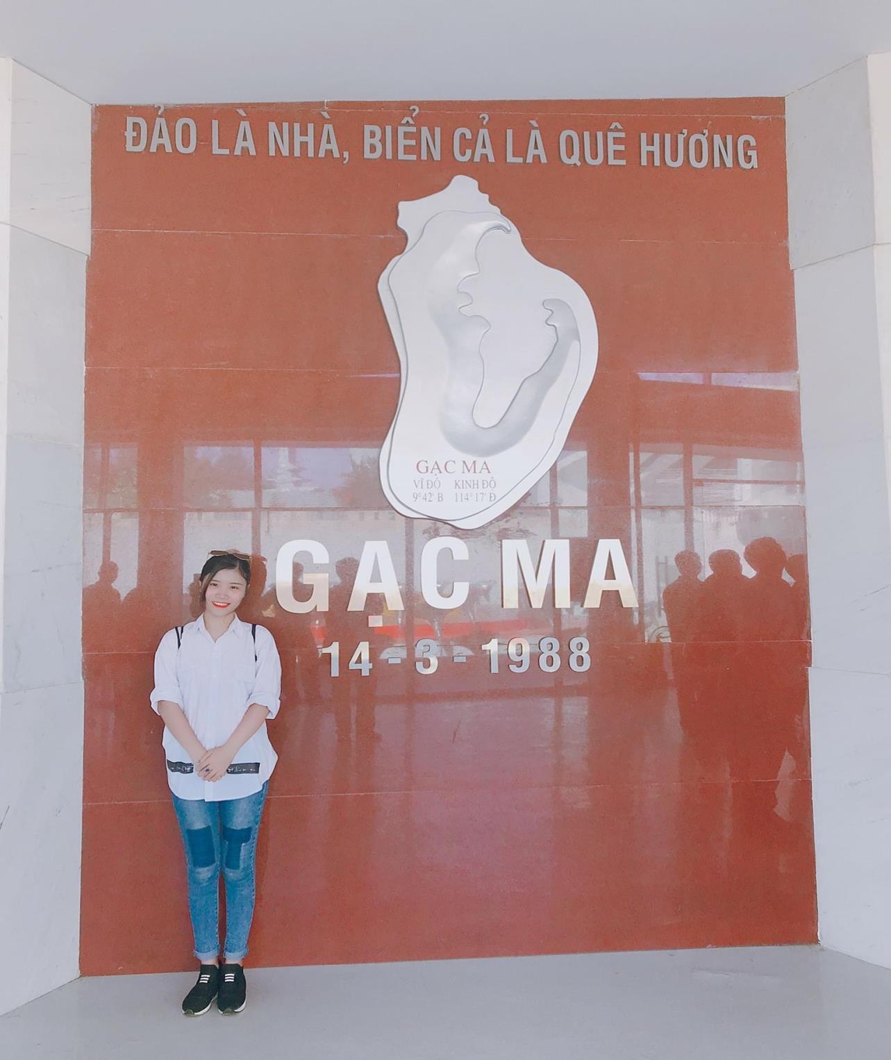 Phạm Ánh Linh - Cô sinh viên NUAE cất cao tiếng hát nơi đảo xa