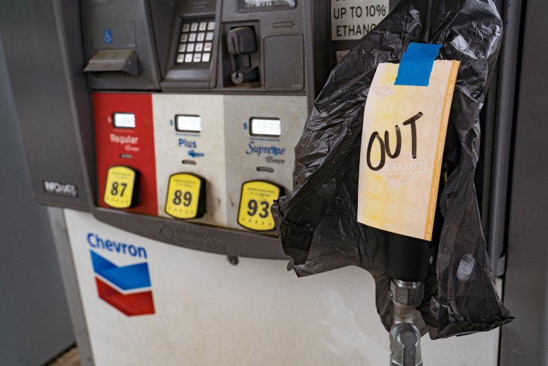 Công ty dầu khí BP đổ tình trạng khan hiếm nhiên liệu ở Anh cho tâm lý mua hàng tích trữ